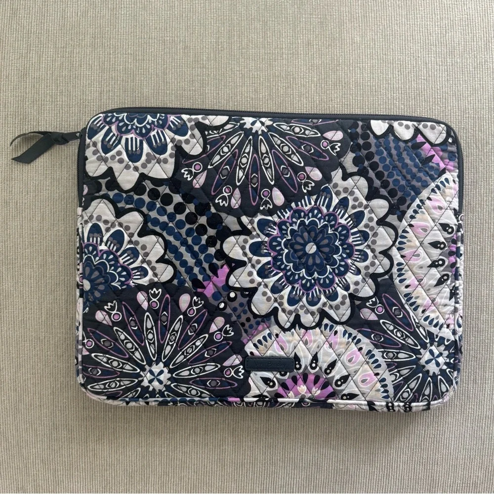 Vera Bradley Mimosa Medallion Laptop Sleeve - Picture 2 of 5